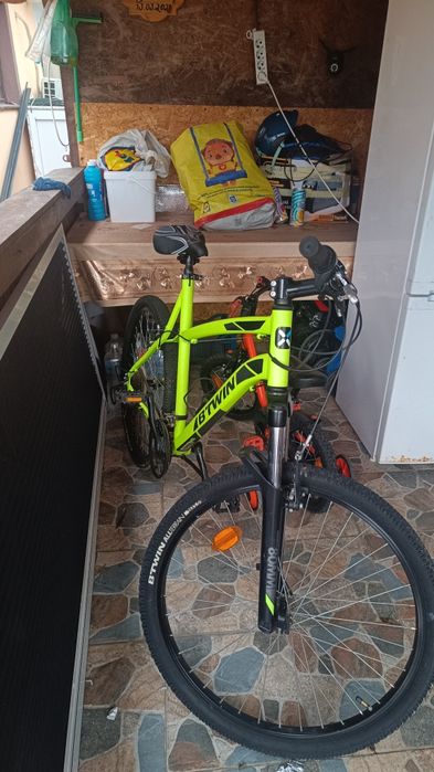 Vând bicicleta aproape noua!