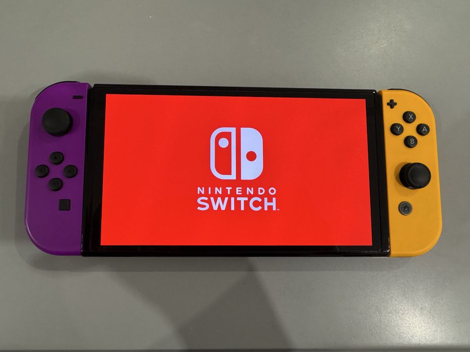 Игровая приставка Nintendo switch OLED