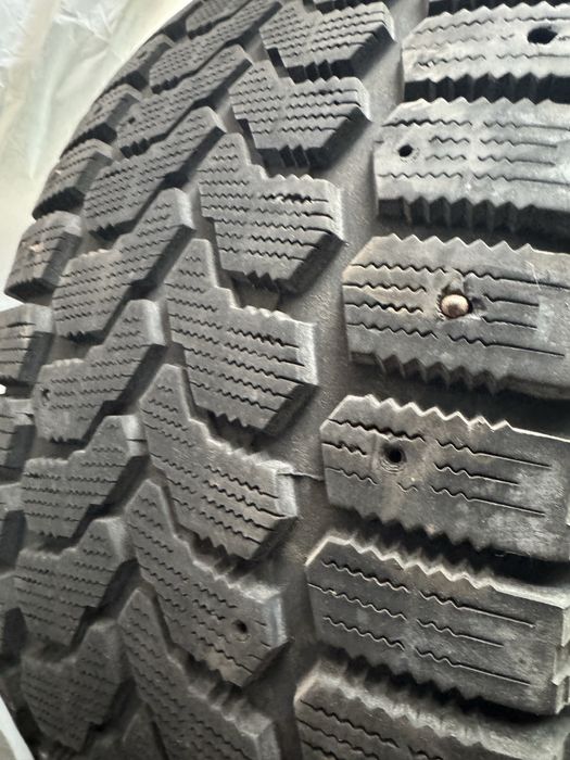 Резина 285/60/18 б/у