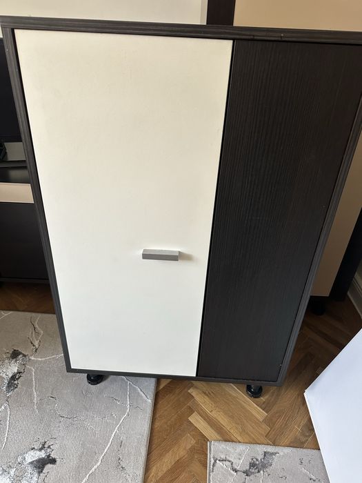 Vand doua corpuri mobila