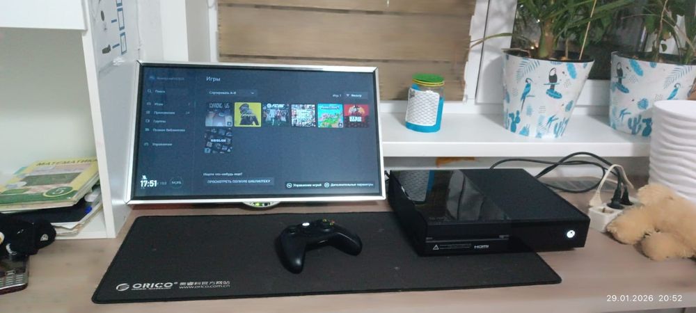 Продам xbox one с крутыми играми