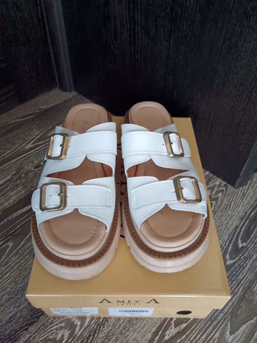 Шлепки из натуральной  кожи