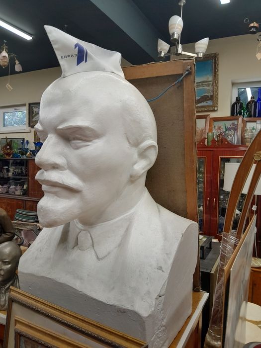 Статуэтки Ленина