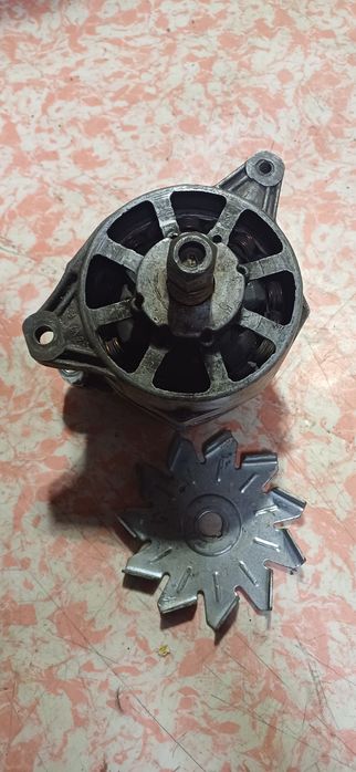 Продам запчасти на москвич 2141