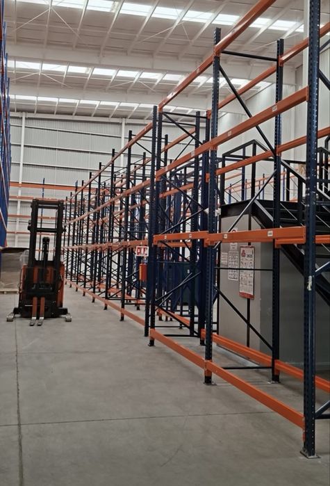 Rafturi metalice industriale