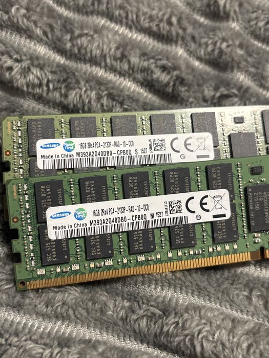 Rami ddr4 16gb - server dar si pc