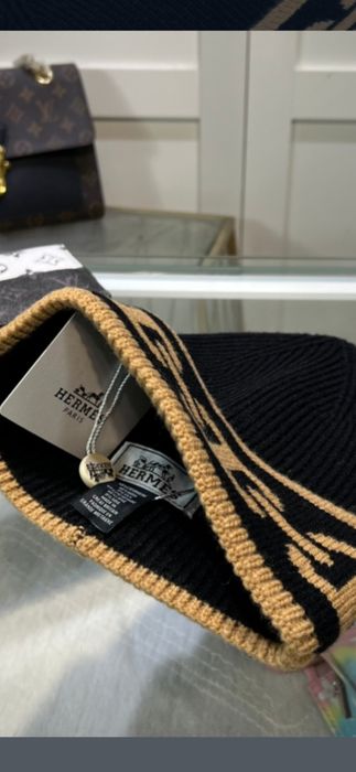 Fes Hermes, model 2026, gratuit prin posta romana