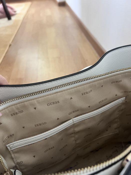 Geanta Guess pentru facultate