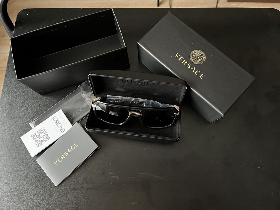 Ochelari de soare versace noi