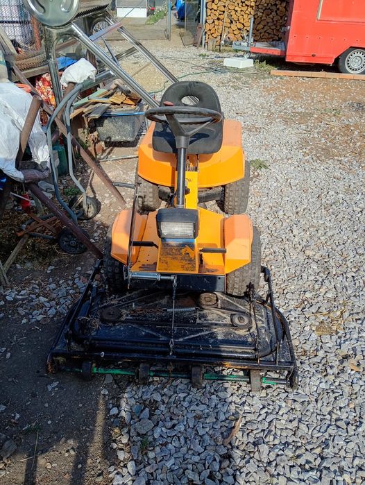Tractorașe detuns iarbă