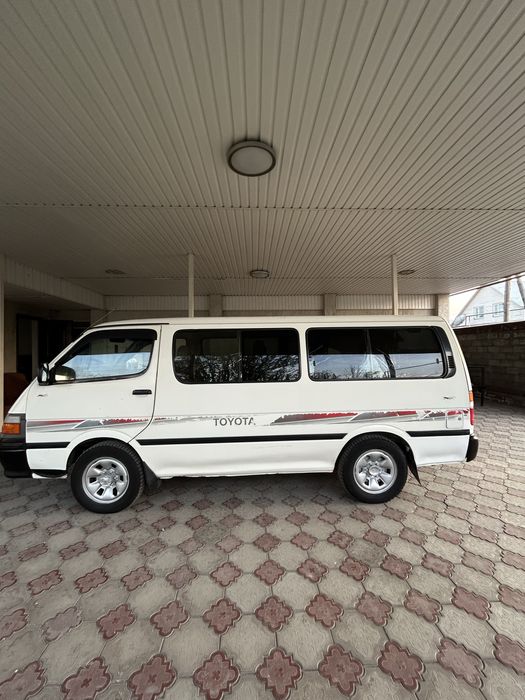 Toyota Hiace 2004