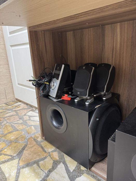 Logitech Z5500 , sistem 5.1