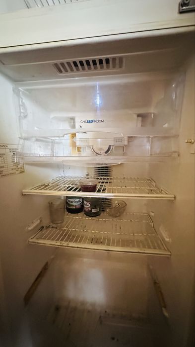 продается холодилник