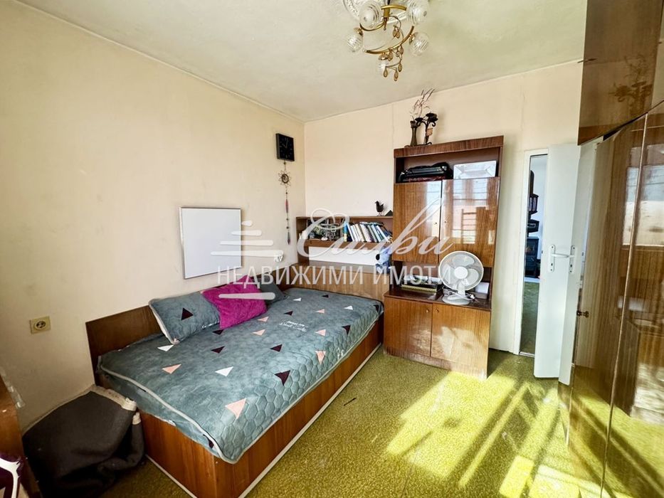 Продава се Тристаен апартамент в Шумен, Добруджански - 75 кв.м за 918 €/кв.м - Снимка #2