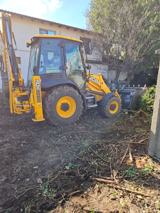 Inchiriem buldoexcavatoare si 8x4