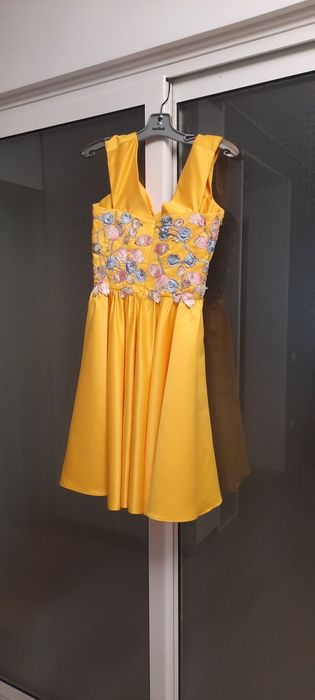 Vând rochiță eleganta