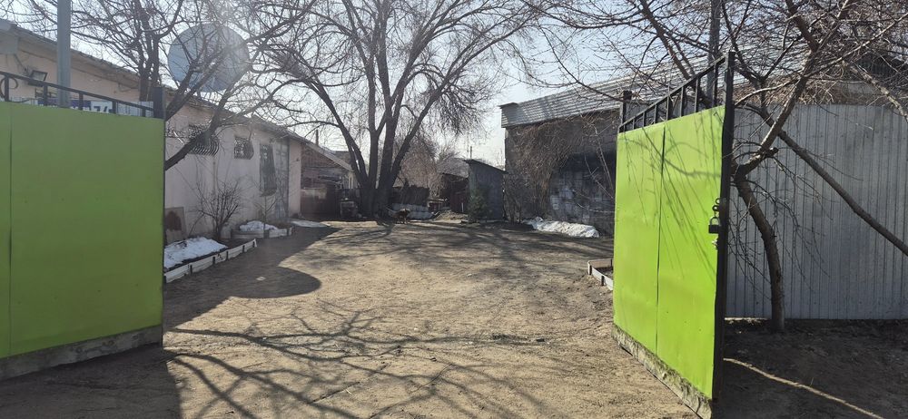 ЗДАНИЕ  250 кв, с территорией 7 соток,