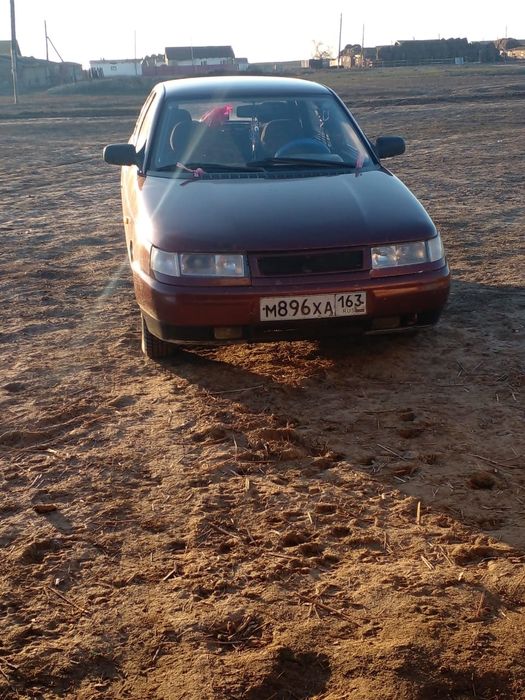 Коричневый Седан