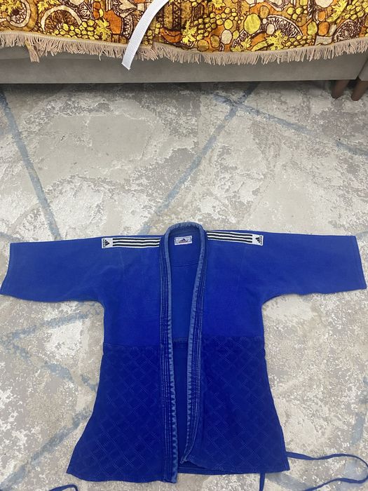 продам кимано адидас