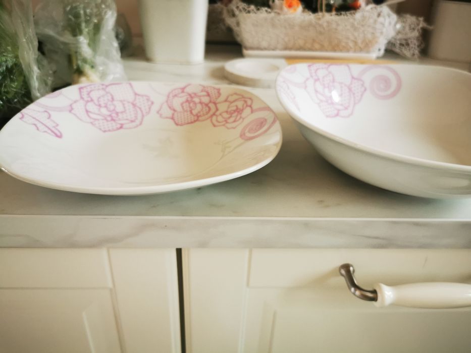 Порцеланов сервиз за хранене - розов