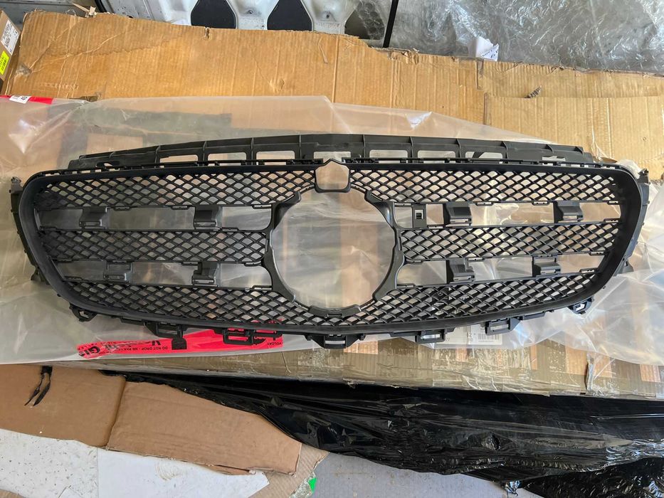 Предна Защитна решетка Mercedes-Benz W213 Оригинална ОЕМ Чисто Нова