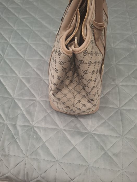 Дамска чанта - бежово и черно