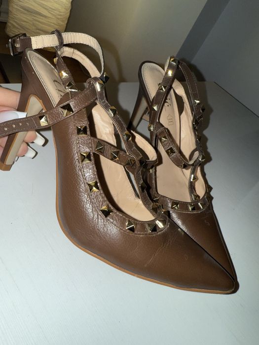 Pantofi din piele naturala