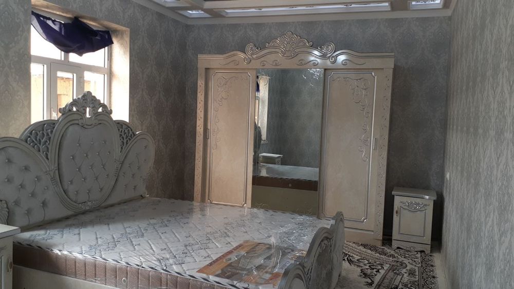 Спальний гарнитур