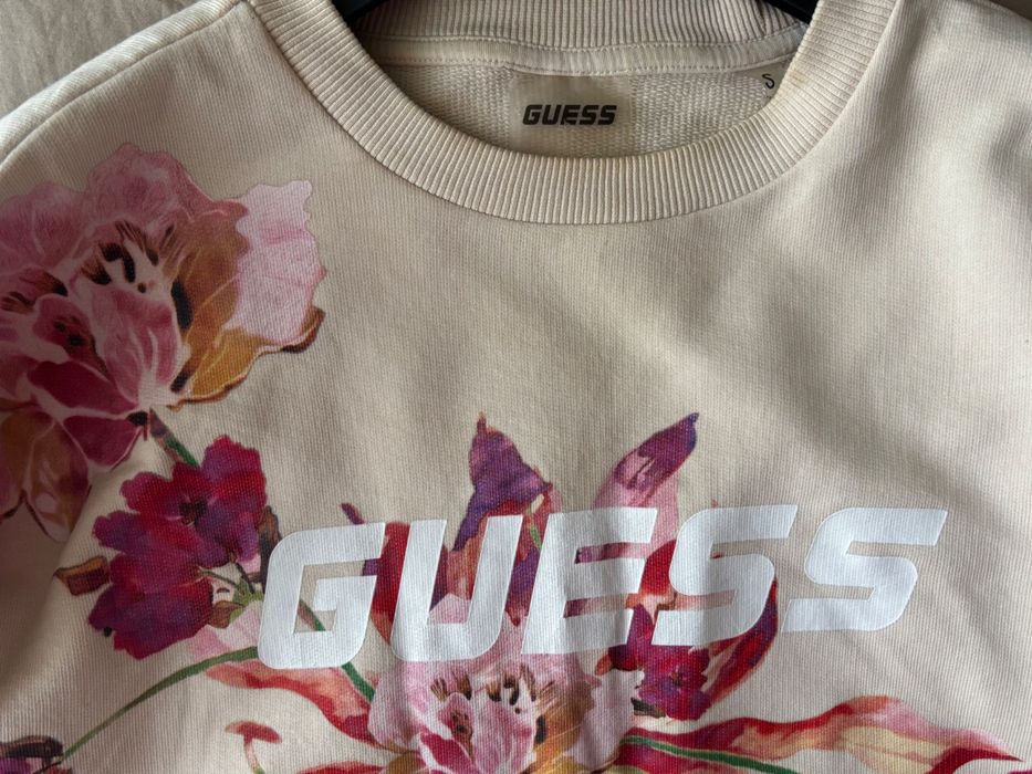Суитчър с цветна шарка марка Guess