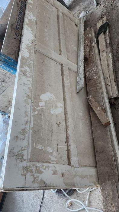 Тахта эшиклар сотилади