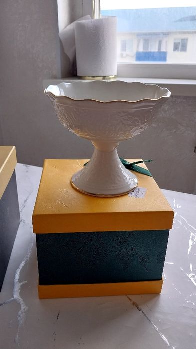 Вазы конфетницы новые