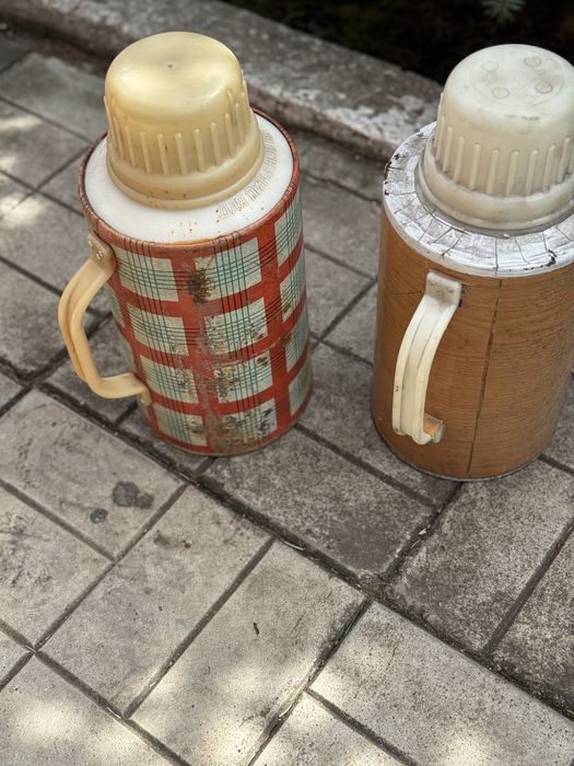 Продам термосы 2 штуки