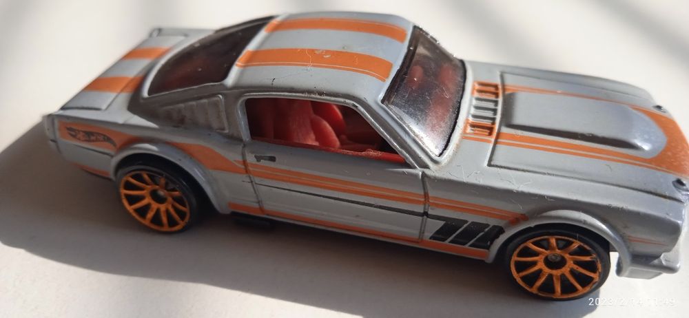 Продавам детски колички в мащаб 1:64 Hotwillis