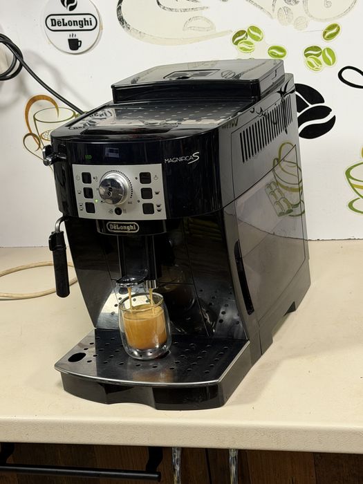 Кафемашина кафе автомат delonghi magnifica S с гаранция