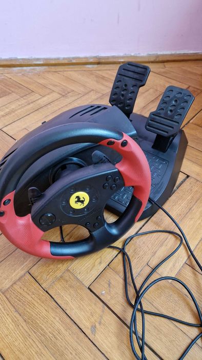Volan Thrustmaster Ferrari!
