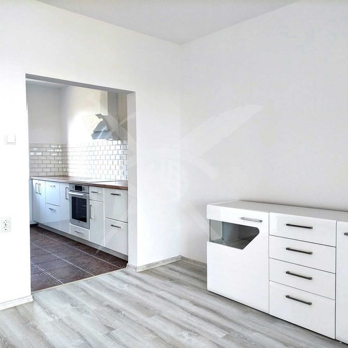 Продава се Къща в с. Царичино, Област Добрич - 270 кв.м за 626 €/кв.м - Снимка #6