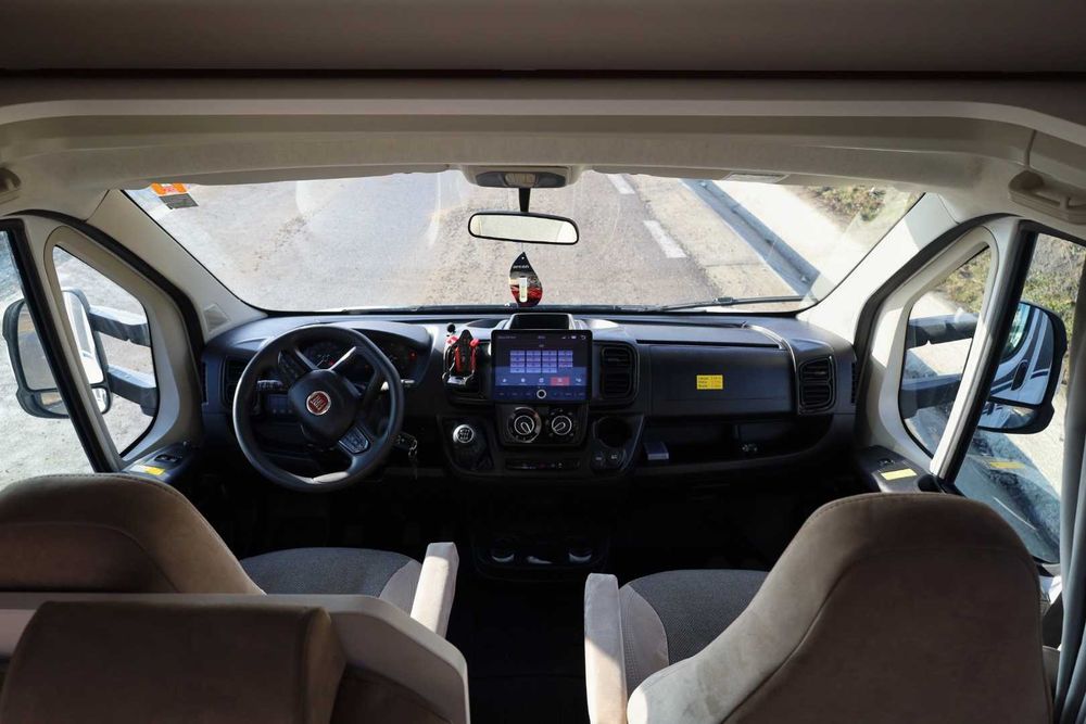 Inchiriere autorulota Carado Pro