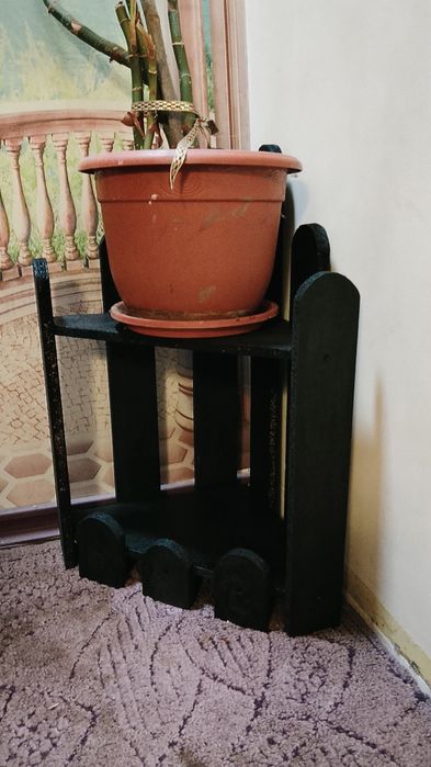 Suport ghiveci,obiecte de colt!