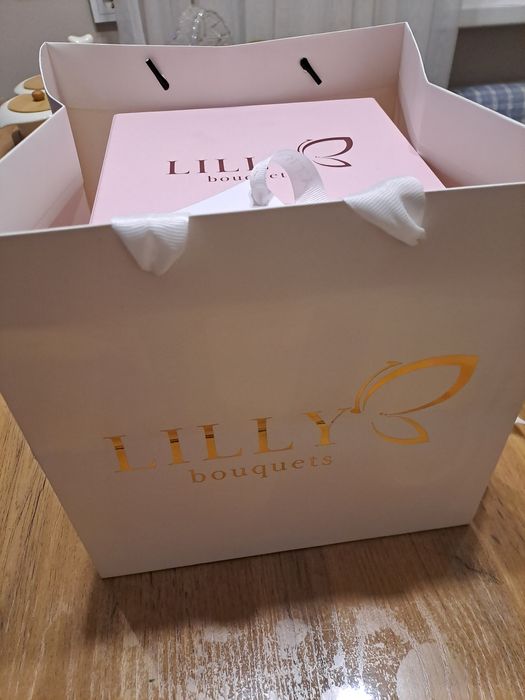 Продам новую коробку LILLY