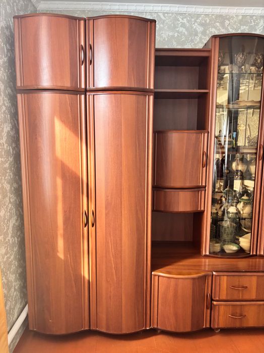 Стенка-горка для гостиной