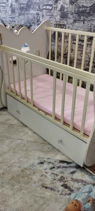 Продам детскую кроватку