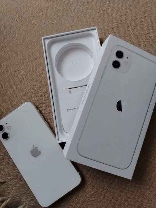 продам Apple iPhone 11 128GB (2022)