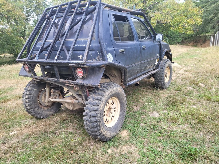 Dezmembrez Toyota 4runner surf
2.5 TD
Modificat pt off road 
Cutie aut