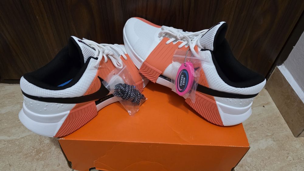 Vand pantof Nike, Original, in cutie, nou, nefolosit. Nr: 46 sau 30 cm