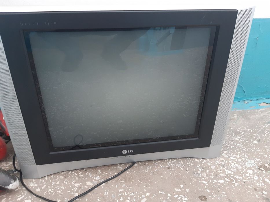 Телевизор LG продам