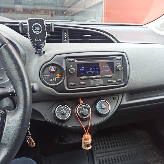 Продавам Тойота Ярис 2019 г