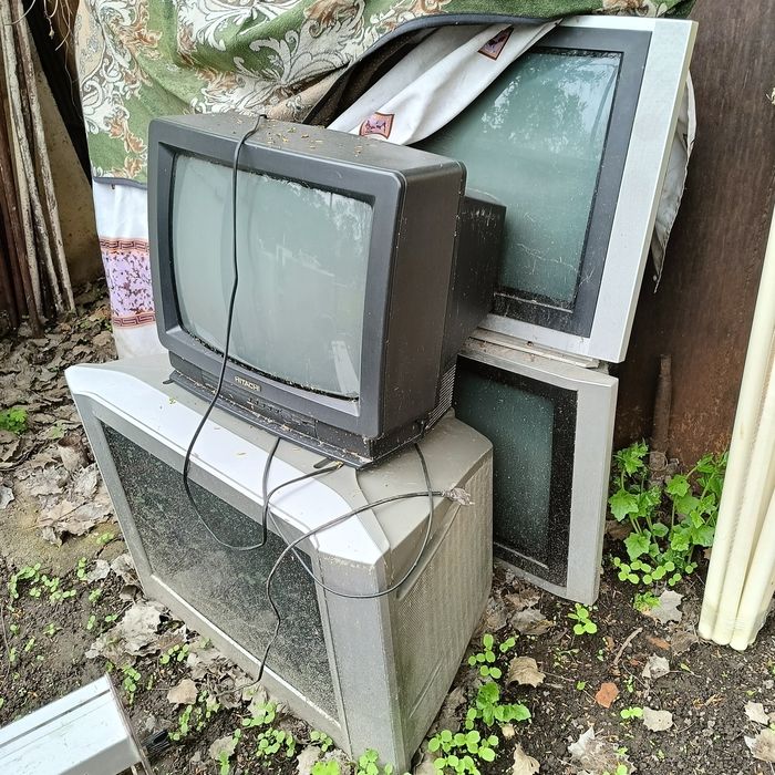 Телевизоры 7 штук