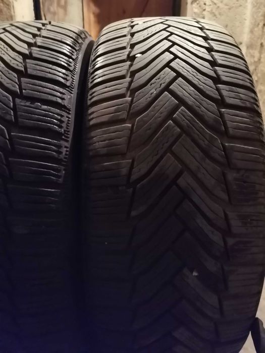 Продавам 4 броя Зимни гуми 215.55.17 на 1 сезон дот 2019 Мишелин