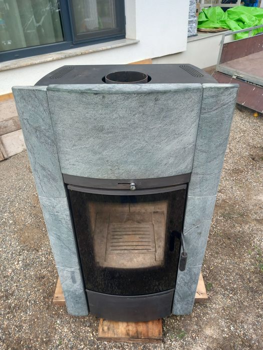 Semineu pe lemne de 8 kw