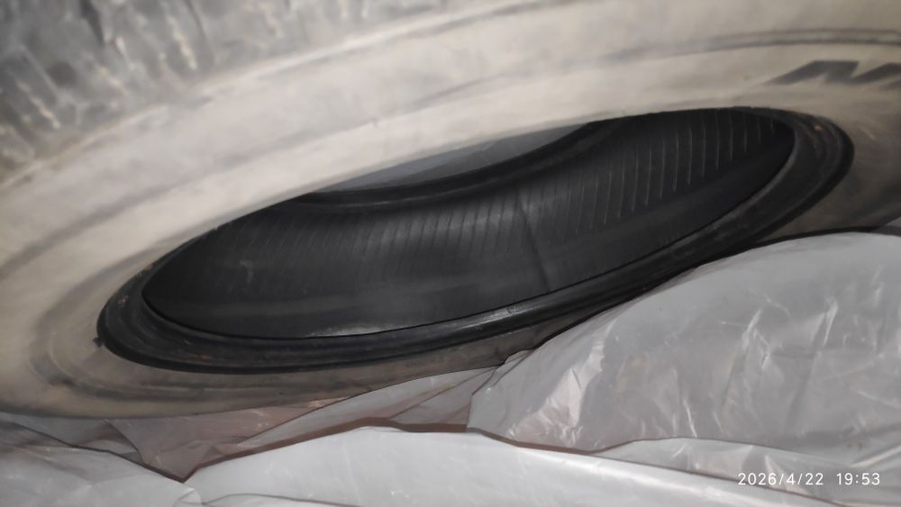 Продам комплект шин на 17